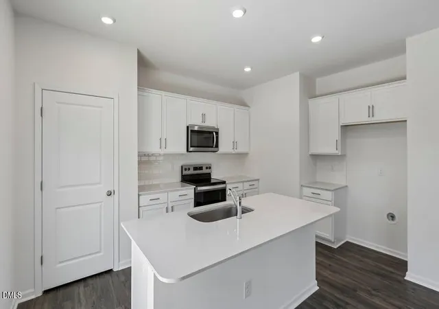 Photo 4 of Single family home for sale at 637 Strm Walk Xing, Wendell, NC 27591 | MLS# 10181748 | Listing updated on 2026-09-28