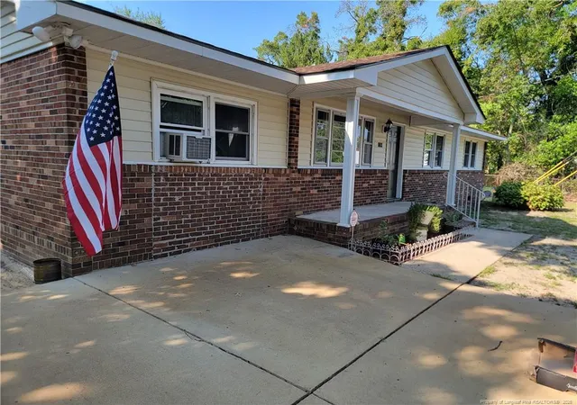 Photo 2 of Single family home for sale at 1344 Shaw Rd, Fayetteville, NC 28311 | MLS# 766366 | Listing updated on 2026-07-29