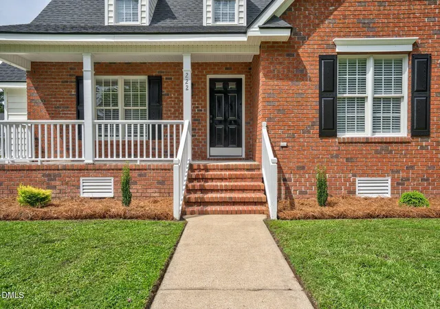 Photo 3 of Single family home for sale at 222 Woodfield Dr, Nashville, NC 27856 | MLS# 10181988 | Listing updated on 2026-09-18