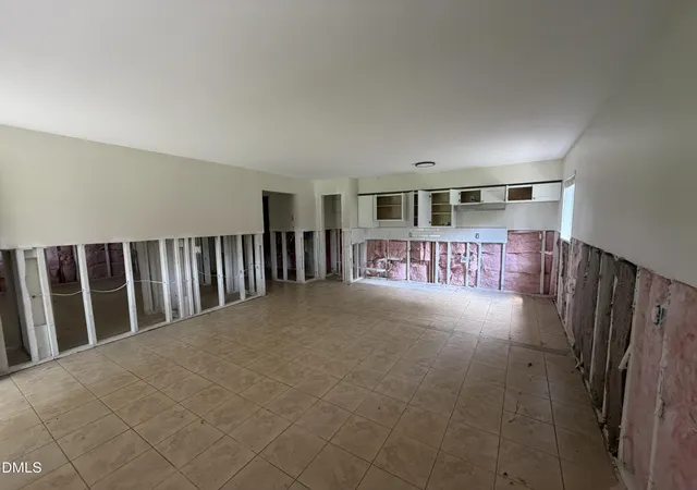 Photo 3 of House for sale at 130 S Estes Dr #Apt B7, Chapel Hill, NC 27514 | MLS# 10182091 | Listing updated on 2026-09-06