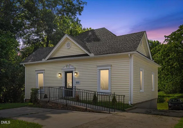 1st image of 1023 S Main St, Burlington, NC 27215 | MLS# 10182135