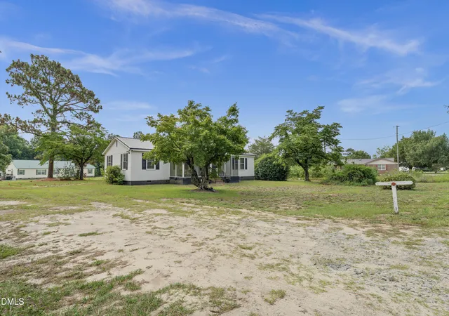 Photo 2 of Single family home for sale at 10027 Garland Hwy, Clinton, NC 28328 | MLS# 10181801 | Listing updated on 2026-09-05