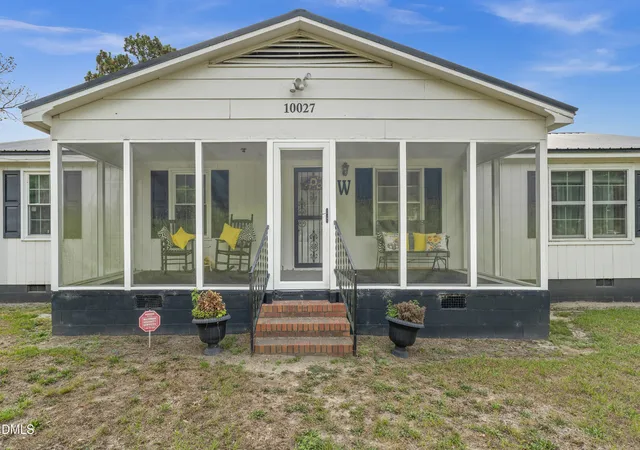 Photo 3 of Single family home for sale at 10027 Garland Hwy, Clinton, NC 28328 | MLS# 10181801 | Listing updated on 2026-09-05