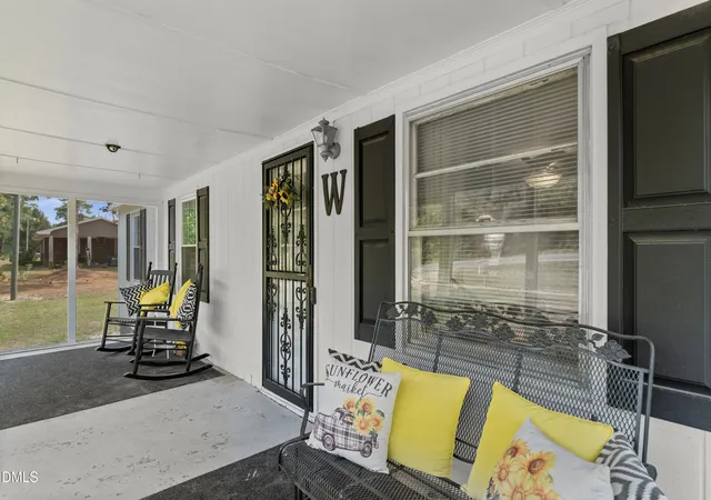 Photo 4 of Single family home for sale at 10027 Garland Hwy, Clinton, NC 28328 | MLS# 10181801 | Listing updated on 2026-09-05