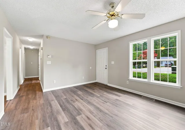 5th image of 105 Cabrita Ct, Holly Springs, NC 27540 | MLS# 10182001