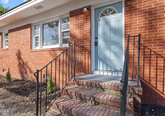 Photo 4 of Single family home for sale at 1546 Eloise St, Fayetteville, NC 28311 | MLS# 10181810 | Listing updated on 2026-09-20