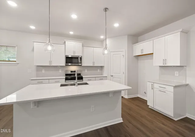 Photo 4 of Single family home for sale at 504 Foxfield Way, Fuquay Varina, NC 27526 | MLS# 10181916 | Listing updated on 2026-09-21