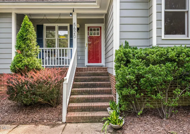 2nd image of 5620 Farley Dr, Raleigh, NC 27609 | MLS# 10183363