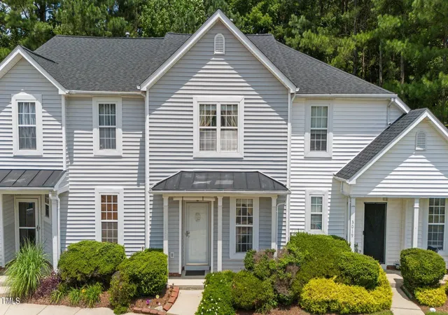 Photo 3 of Townhouse for sale at 3021 White Cloud Cir, Apex, NC 27502 | MLS# 10181996 | Listing updated on 2026-09-01