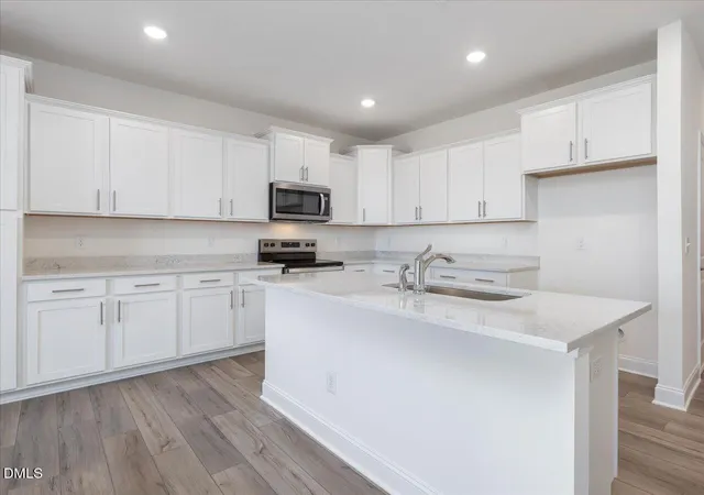 Photo 5 of Townhouse for sale at 633 Sefton Park Dr, Zebulon, NC 27597 | MLS# 10181825 | Listing updated on 2026-09-02