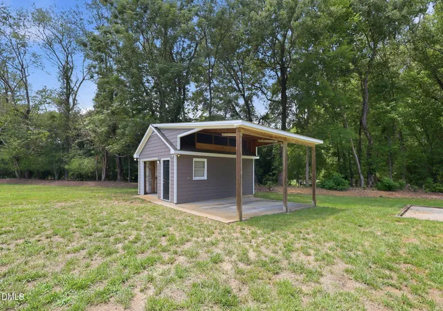 Photo 3 of Single family home for sale at 4008 W Lake Rd, Apex, NC 27539 | MLS# 10182032 | Listing updated on 2026-08-26