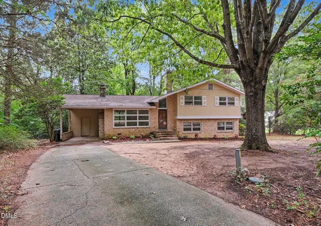 Photo 3 of Single family home for sale at 602 Eden Ln, Chapel Hill, NC 27517 | MLS# 10183121 | Listing updated on 2026-08-23