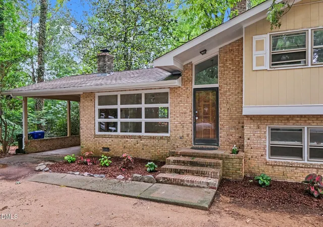 Photo 4 of Single family home for sale at 602 Eden Ln, Chapel Hill, NC 27517 | MLS# 10183121 | Listing updated on 2026-08-23