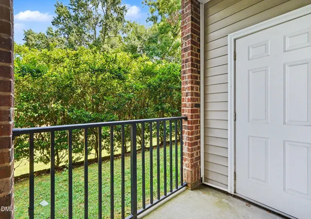 Listing Photo 5 - Condo for sale in building located at 2621 Oldgate Dr, Raleigh, NC 27604 - Unit #103