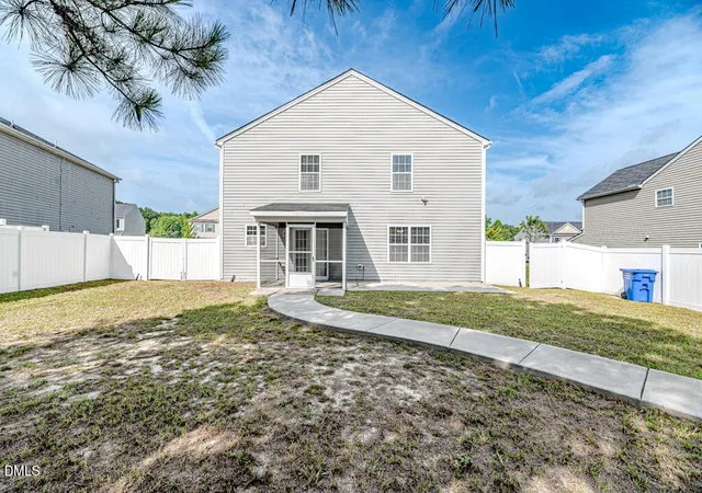 Photo 3 of Sale Pending at 305 Battery Way, Bunnlevel, NC 28323 | MLS# 10182113 | Listing updated on 2026-09-11