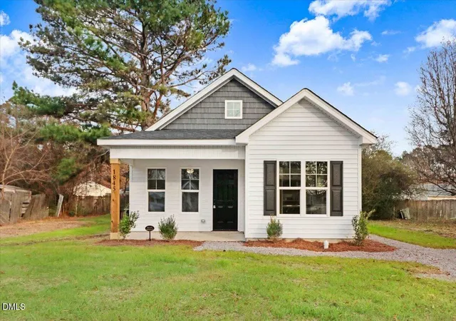 3rd image of 710 S Washington Ave, Dunn, NC 28334 | MLS# 10182535