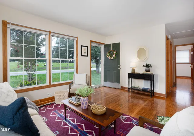 Photo 4 of Single family home for sale at 109 S 10th Street, Mebane, NC 27302 | MLS# 10182488 | Listing updated on 2026-09-17