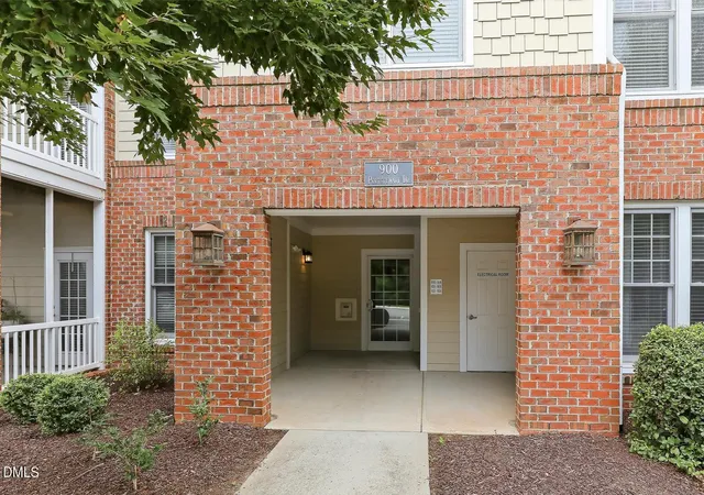 Photo 2 of Sale Pending at 918 Portstewart Dr, Cary, NC 27519 | MLS# 10184657 | Listing updated on 2026-09-16