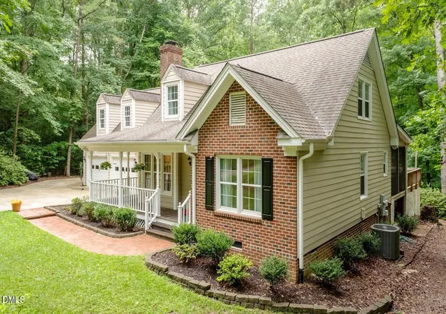 Photo 3 of Sale Pending at 6604 Willow Chase Dr, Willow Spring, NC 27592 | MLS# 10184573 | Listing updated on 2026-09-03