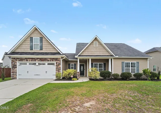 Photo 1 of Single family home for sale at 3033 N Kilchattan Dr, Fayetteville, NC 28306 | MLS# 10182073 | Listing updated on 2026-09-08