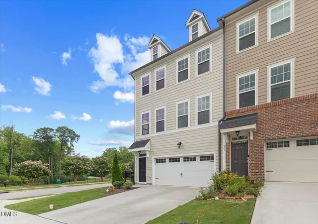 Photo 5 of Townhouse for sale at 801 Grafton Peak Ln, Apex, NC 27523 | MLS# 10182208 | Listing updated on 2026-08-17