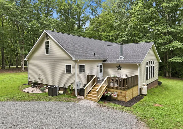 3rd image of 1507 Rainbow Cir, Oxford, NC 27565 | MLS# 10182089