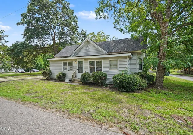 Photo 3 of Multi family home for sale at 502 N Cypress St, Wendell, NC 27591 | MLS# 10182471 | Listing updated on 2026-08-18