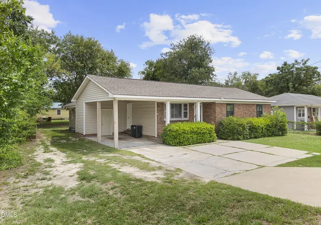 Photo 1 of Single family home for sale at 3873 Cumberland Rd, Fayetteville, NC 28306 | MLS# 10183477 | Listing updated on 2026-08-24