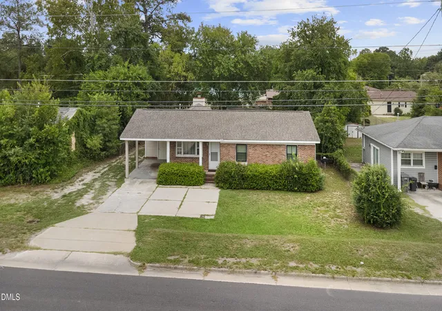 Photo 3 of Single family home for sale at 3873 Cumberland Rd, Fayetteville, NC 28306 | MLS# 10183477 | Listing updated on 2026-08-24
