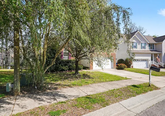 Photo 3 of Single family home for sale at 5017 Casland Dr, Raleigh, NC 27604 | MLS# 10182107 | Listing updated on 2026-08-27