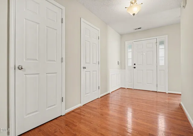 Photo 4 of Single family home for sale at 5017 Casland Dr, Raleigh, NC 27604 | MLS# 10182107 | Listing updated on 2026-08-27