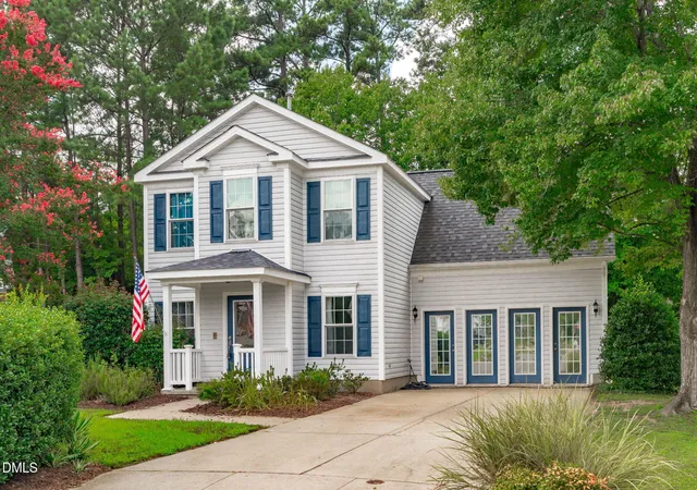 2nd image of 105 Lazy Days Ct, Apex, NC 27502 | MLS# 10186292