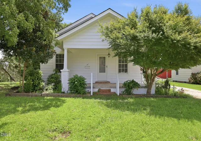 Photo 1 of Single family home for sale at 307 E F St, Erwin, NC 28339 | MLS# 10182120 | Listing updated on 2026-09-09