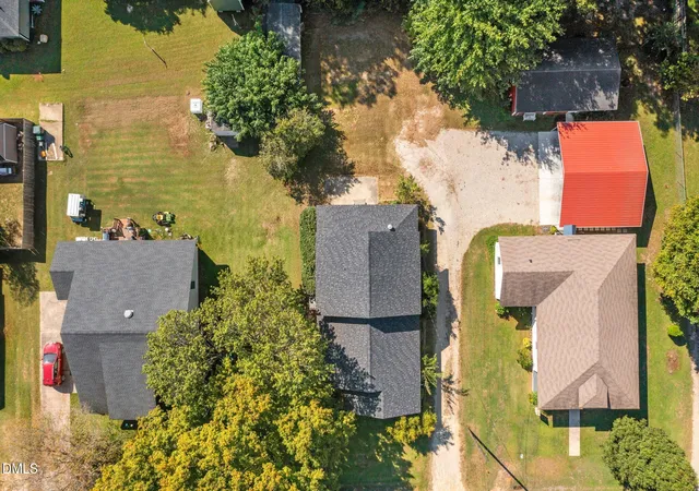 Photo 3 of Single family home for sale at 307 E F St, Erwin, NC 28339 | MLS# 10182120 | Listing updated on 2026-09-09