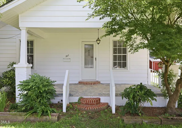Photo 3 of Single family home for sale at 307 E F St, Erwin, NC 28339 | MLS# 10182120 | Listing updated on 2026-09-09