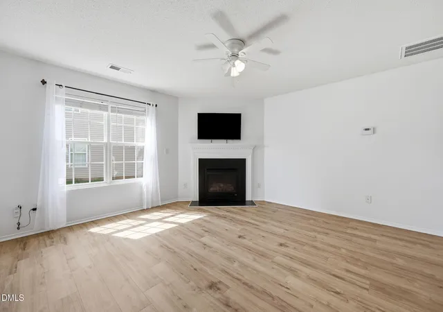 Photo 4 of Single family home for sale at 4706 Rockport Dr, Durham, NC 27703 | MLS# 10182601 | Listing updated on 2026-08-27