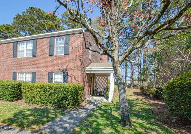 Photo 1 of Sale Pending at 5114 Lamppost Cir, Wilmington, NC 28403 | MLS# 10182126 | Listing updated on 2026-08-26