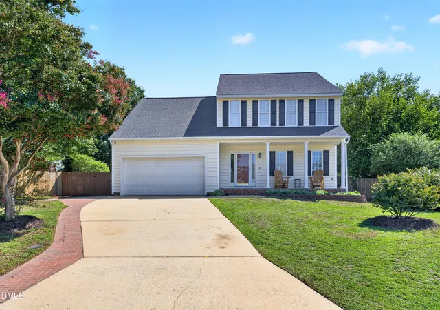 2nd image of 104 Uphill Ct, Holly Springs, NC 27540 | MLS# 10182577