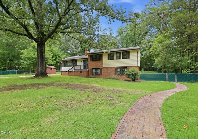 41st image of 305 Plum Ln, Chapel Hill, NC 27517 | MLS# 10184904