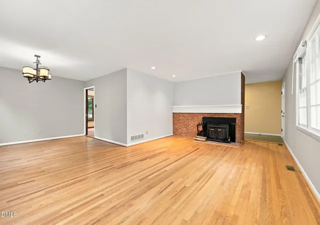 Photo 3 of Single family home for sale at 305 Plum Ln, Chapel Hill, NC 27517 | MLS# 10184904 | Listing updated on 2026-09-15