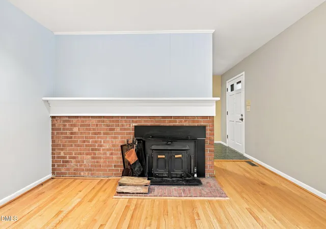 Photo 4 of Single family home for sale at 305 Plum Ln, Chapel Hill, NC 27517 | MLS# 10184904 | Listing updated on 2026-09-15