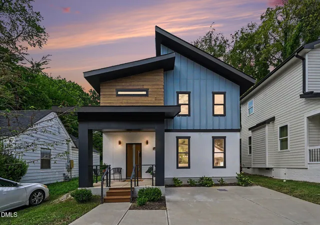 Photo 1 of Single family home for sale at 309 Bragg St, Raleigh, NC 27601 | MLS# 10182162 | Listing updated on 2026-08-25