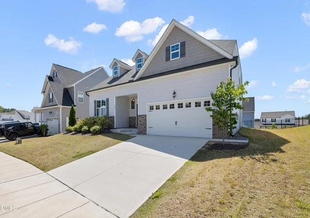Photo 3 of Single family home for sale at 505 Rain Drizzle Ct, Wake Forest, NC 27587 | MLS# 10182154 | Listing updated on 2026-08-19