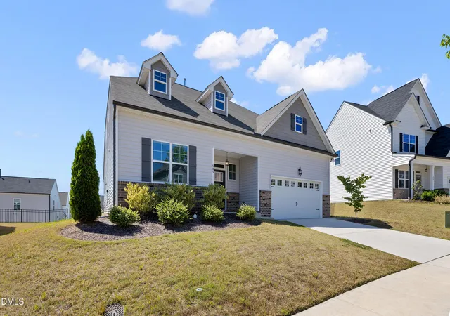 Photo 3 of Single family home for sale at 505 Rain Drizzle Ct, Wake Forest, NC 27587 | MLS# 10182154 | Listing updated on 2026-08-19