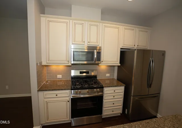 5th image of 738 Wickham Ridge Rd, Apex, NC 27539 | MLS# 10182598
