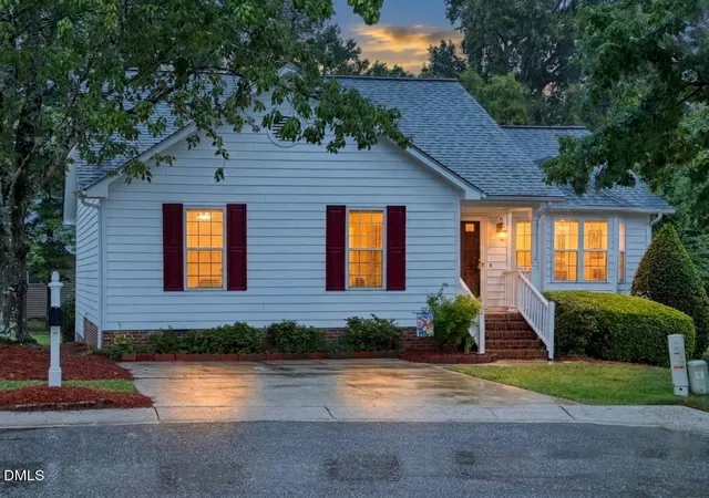 Photo 2 of Single family home for sale at 6 Bethany Pl, Durham, NC 27712 | MLS# 10182473 | Listing updated on 2026-09-17