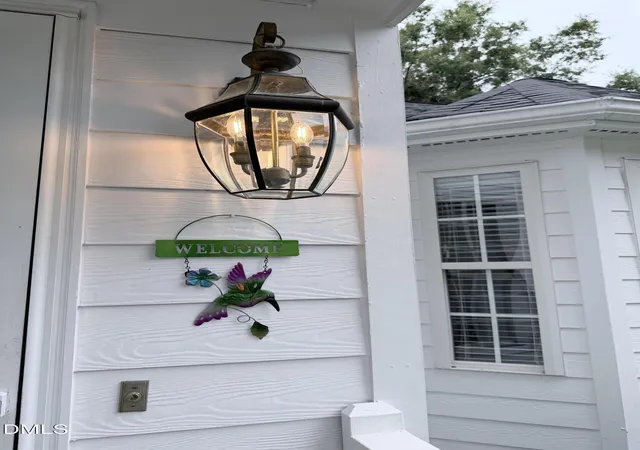 Photo 3 of Single family home for sale at 6 Bethany Pl, Durham, NC 27712 | MLS# 10182473 | Listing updated on 2026-09-17
