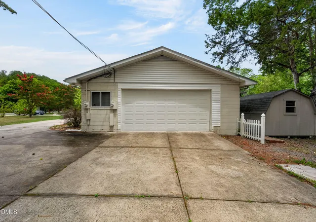 Photo 4 of Single family home for sale at 2903 Neville Rd, Chapel Hill, NC 27516 | MLS# 10182657 | Listing updated on 2026-09-01