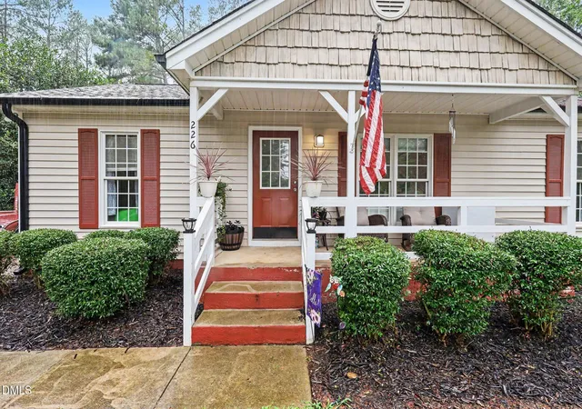 2nd image of 226 Shawnee Dr, Louisburg, NC 27549 | MLS# 10182641