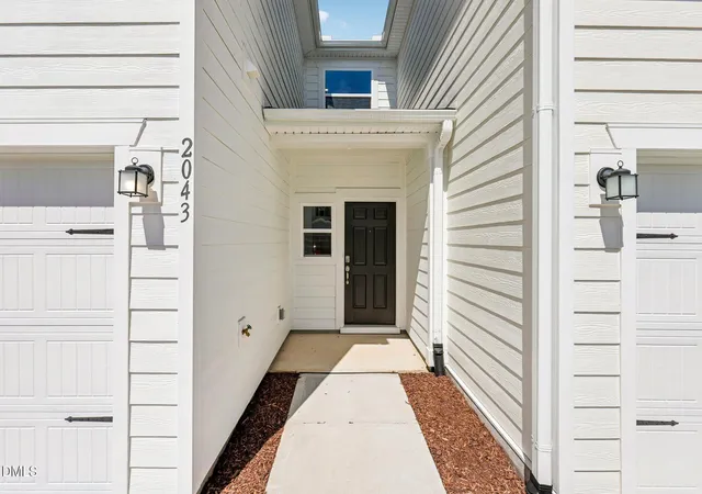 2nd image of 2043 Oakdale Dr, Durham, NC 27703 | MLS# 10182351